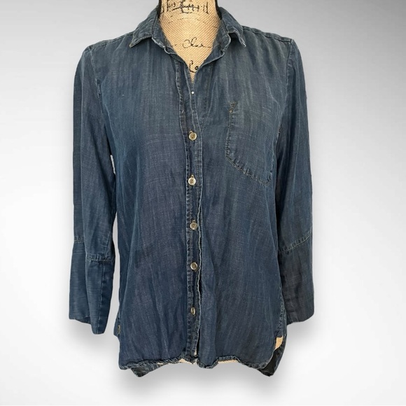 BELLA DAHL Women's Shirt Tail Button Down Chambray Denim Shirt Size Small | EUC - Picture 1 of 8